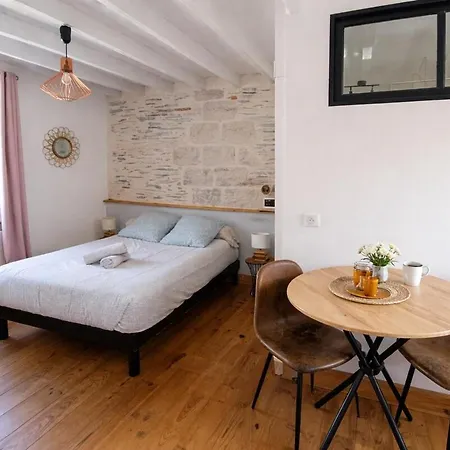 Chez Madeleine Joli Lumineux *
